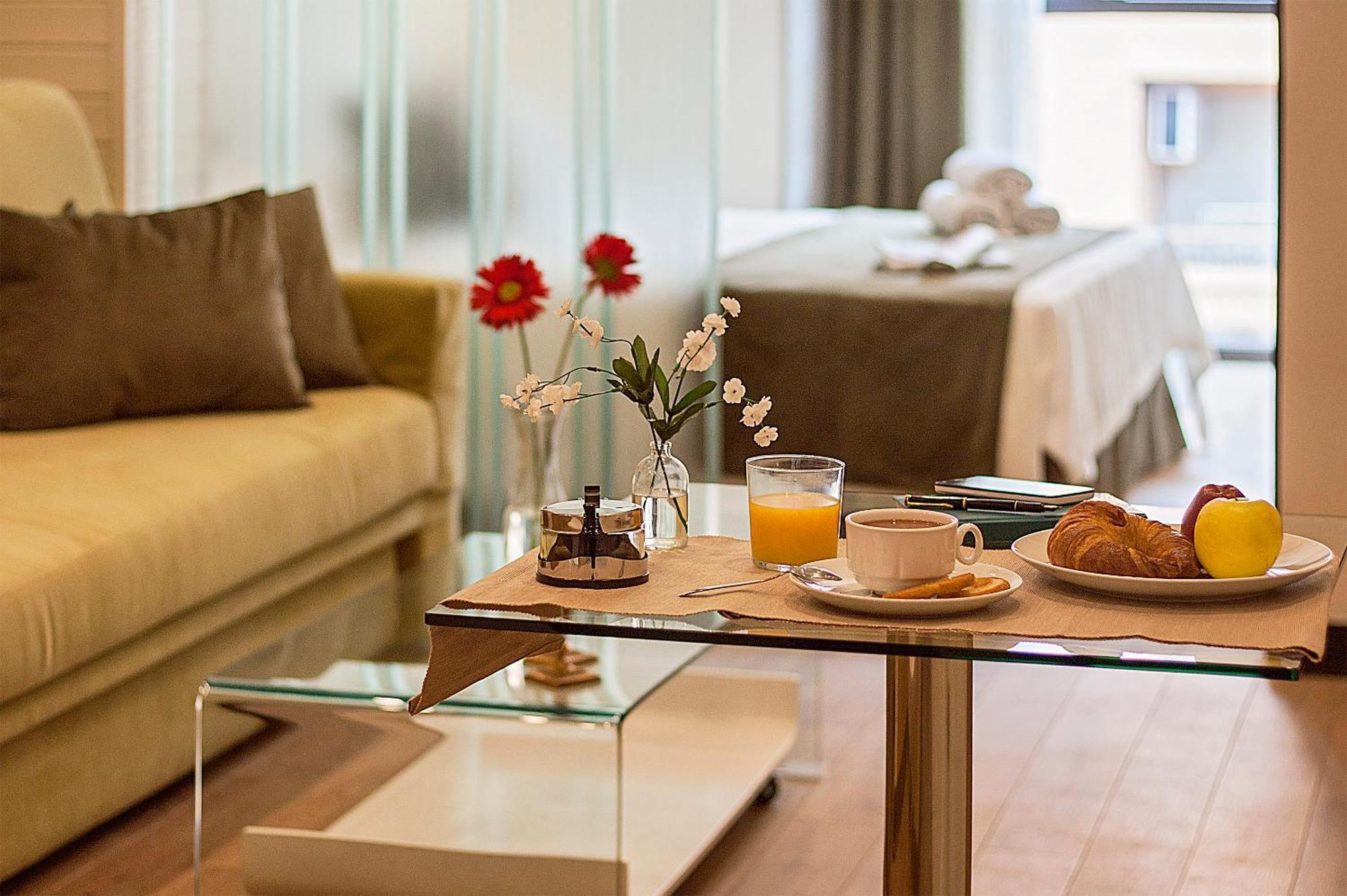 Apartamentos Suites Oficentro Deluxe Málaga Rum bild