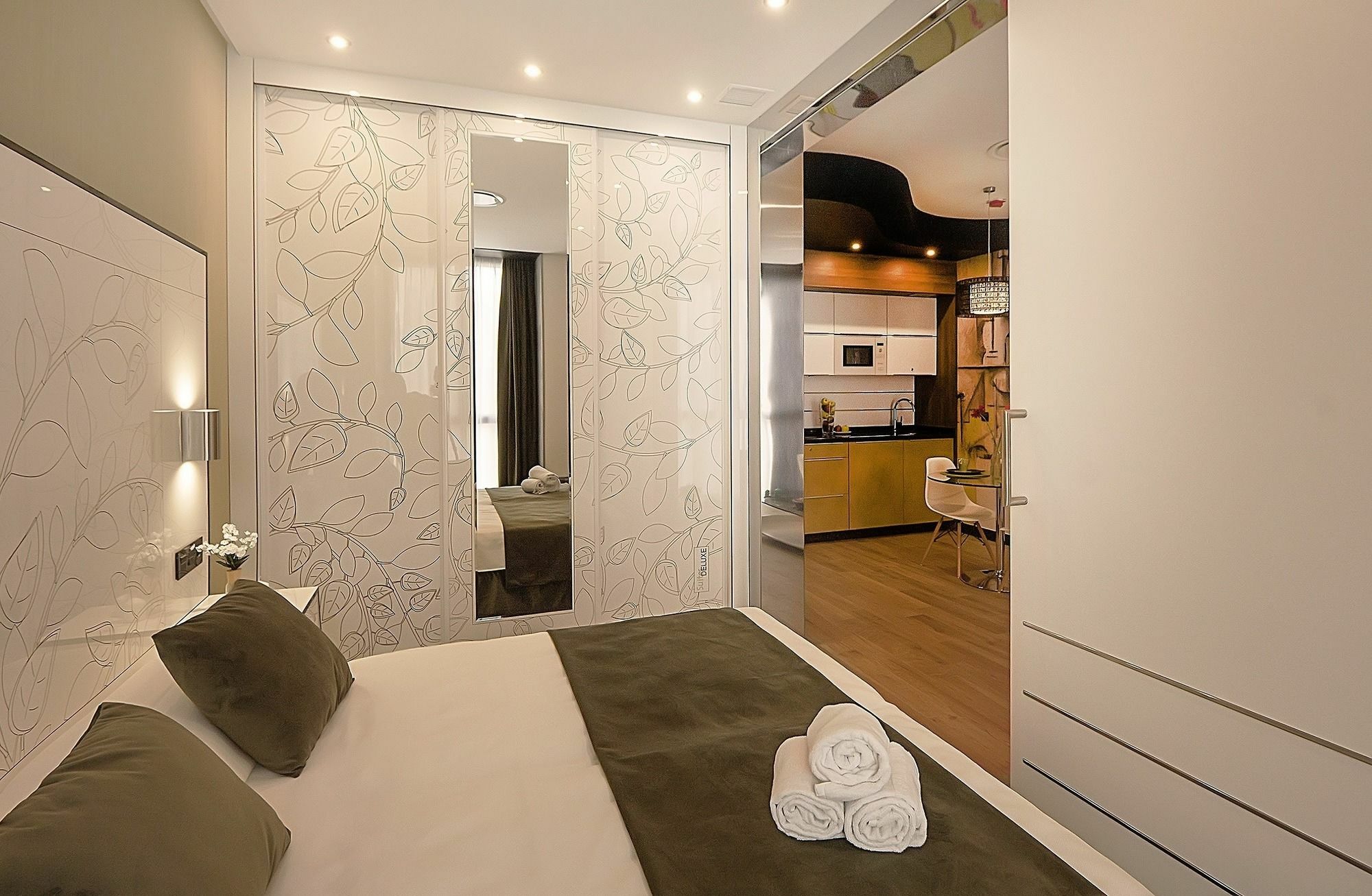Apartamentos Suites Oficentro Deluxe Málaga Exteriör bild