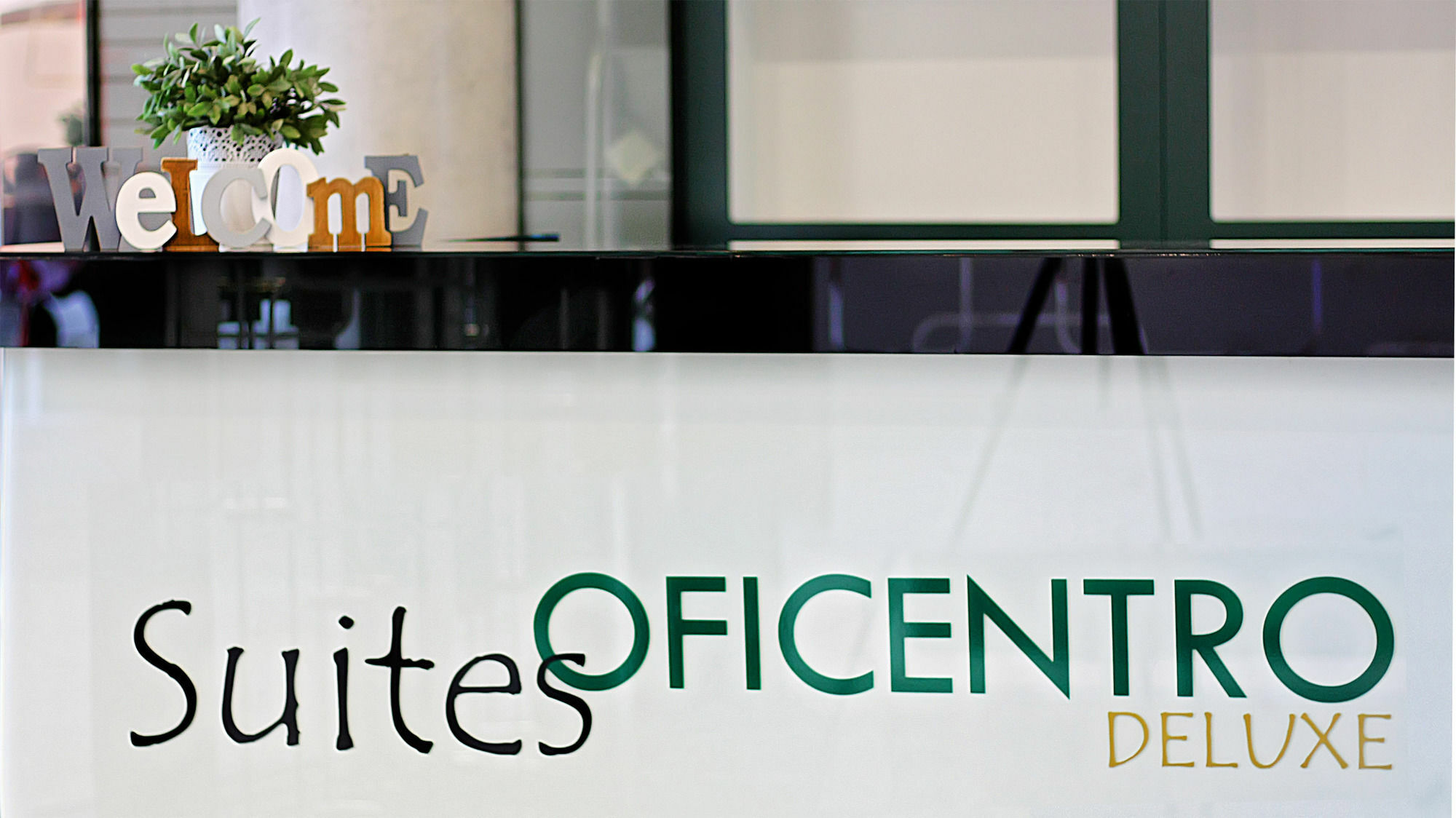 Apartamentos Suites Oficentro Deluxe Málaga Exteriör bild